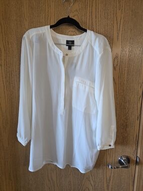 JM Collection White Long-Sleeve Tunic Blouse